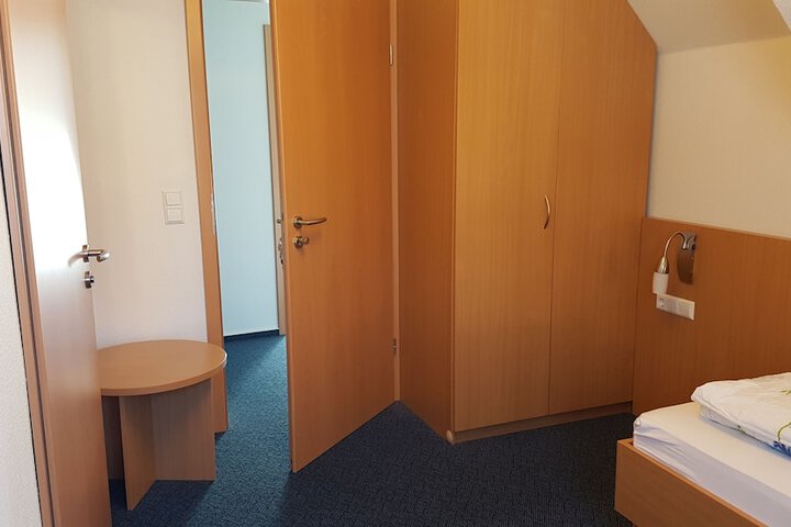 Room 4 of 39