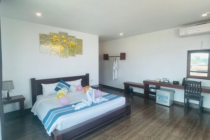 Room 12 of 24