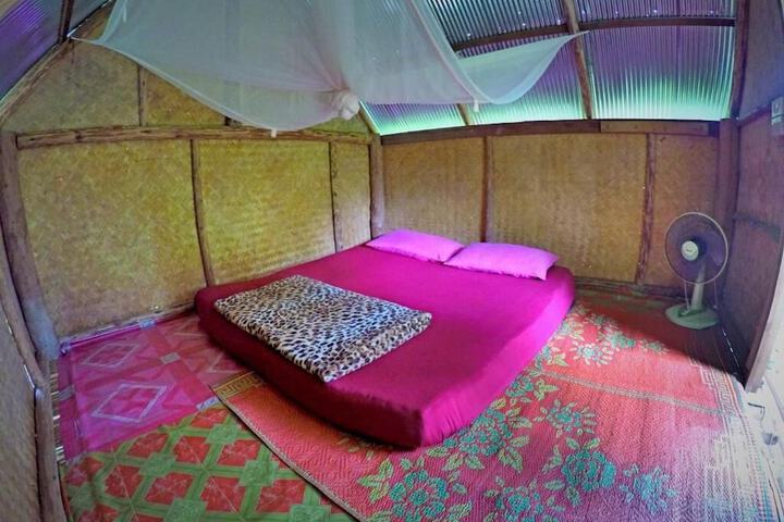 Room 7 of 48