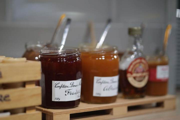 Breakfast/Coffee Service 18 of 40