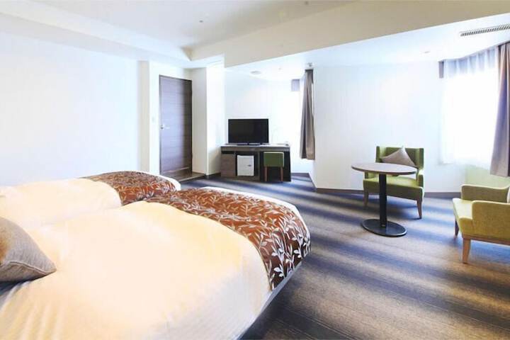 Room 10 of 52