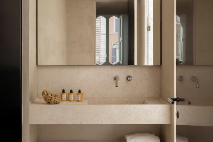 Room 54 of 60