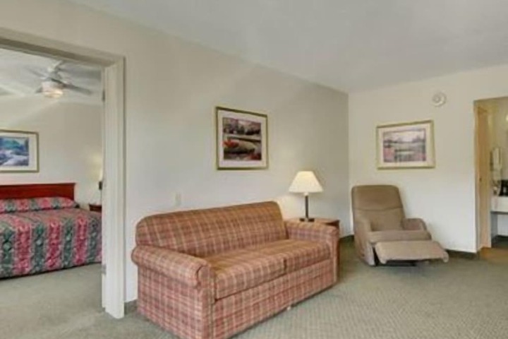 Room 16 of 33