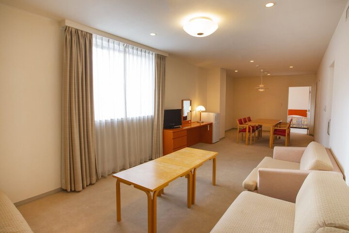 Room 30 of 108