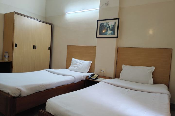 Room 9 of 23