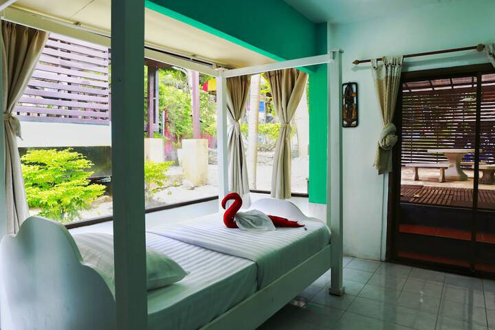 Room 28 of 95