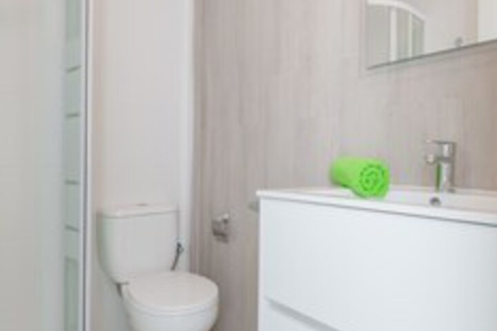 Room 2 of 30