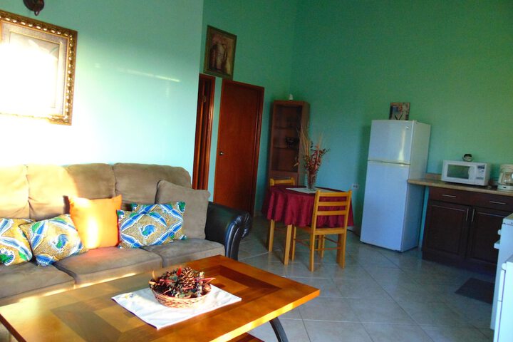 Room 34 of 193