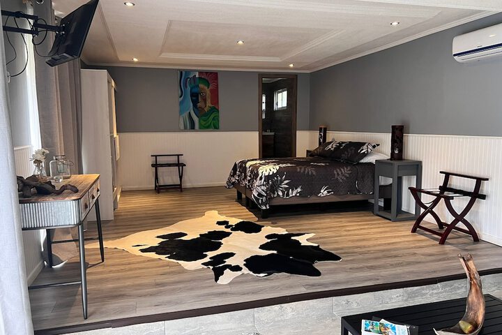 Room 33 of 63