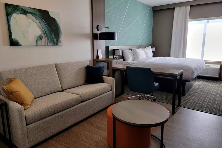 1 King Bed Suite (19 of 21)