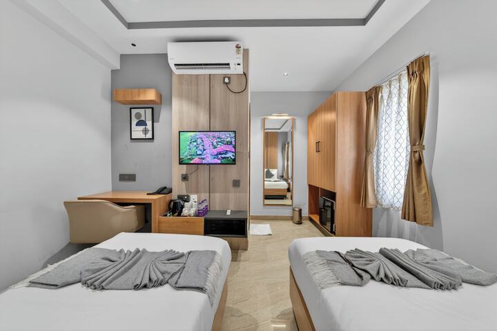 Room 17 of 33