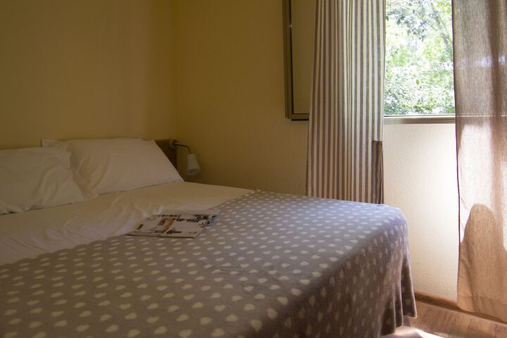 Room 10 of 33