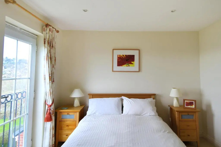 Room 4 of 6