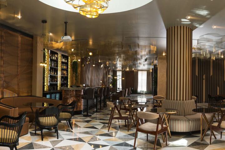 Lounge 60 of 75