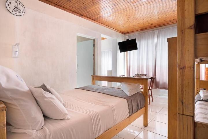 Room 7 of 25