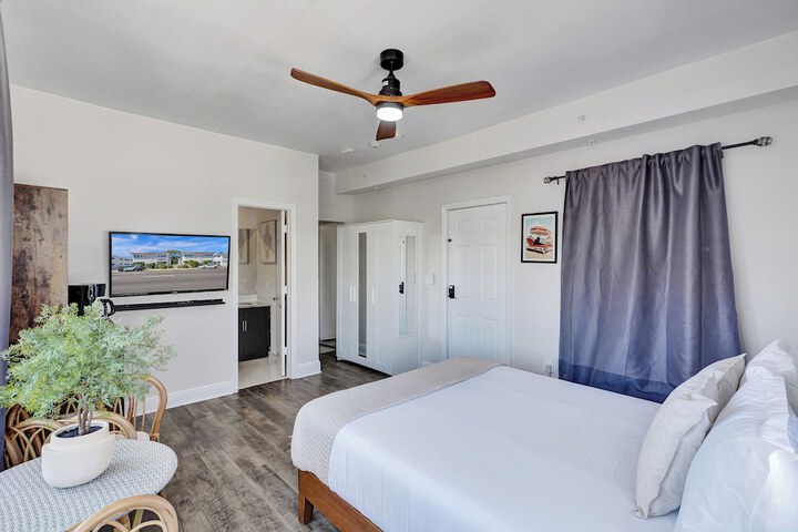Room 4 of 19