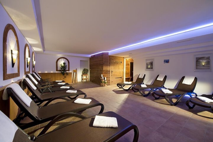 Spa 6 of 12