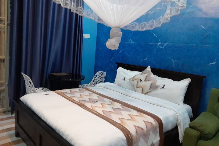 Room 8 of 42