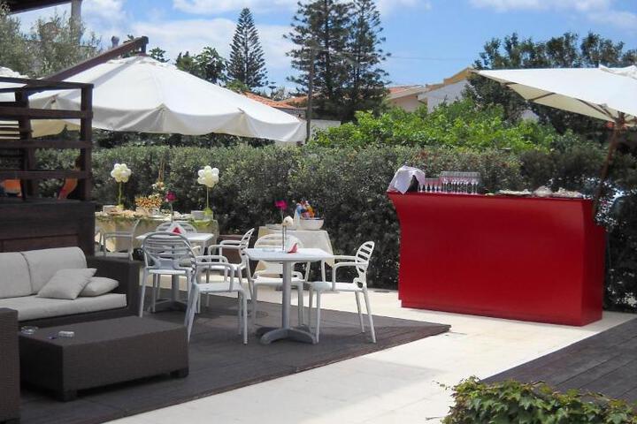 Lounge 10 of 61