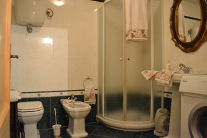 Room 3 of 35