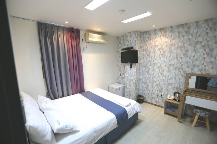 Room 14 of 61