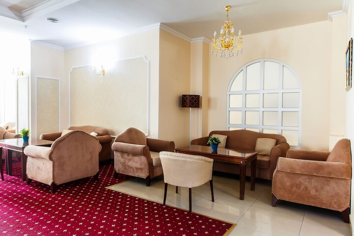 Lounge 45 of 57