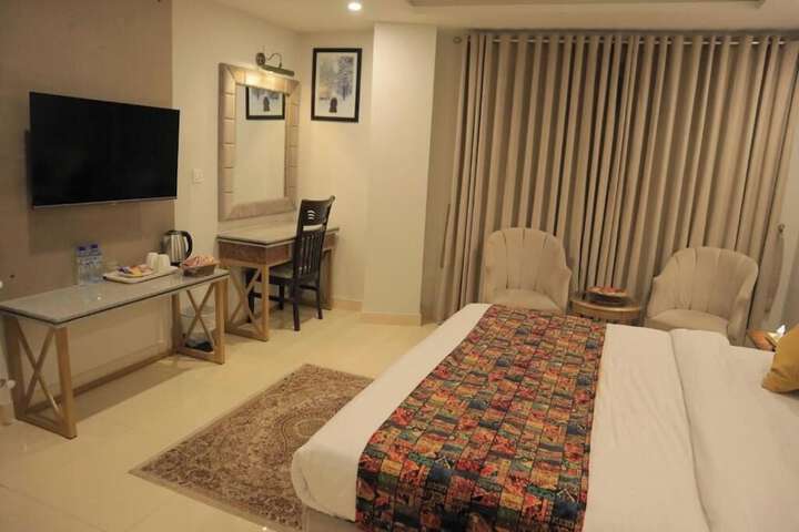 Room 21 of 50