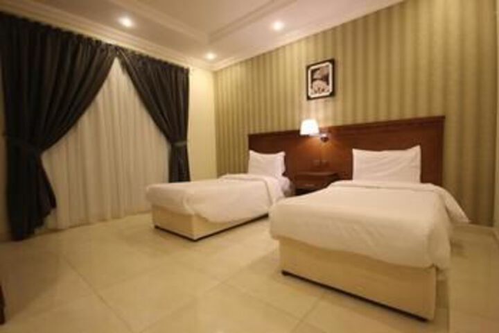 Room 8 of 30