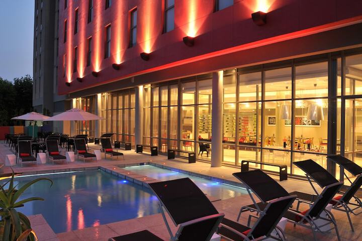 Hotel Pool