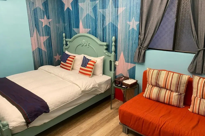 Room 6 of 14