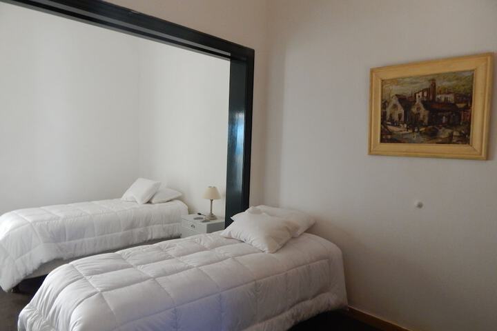 Room 4 of 81