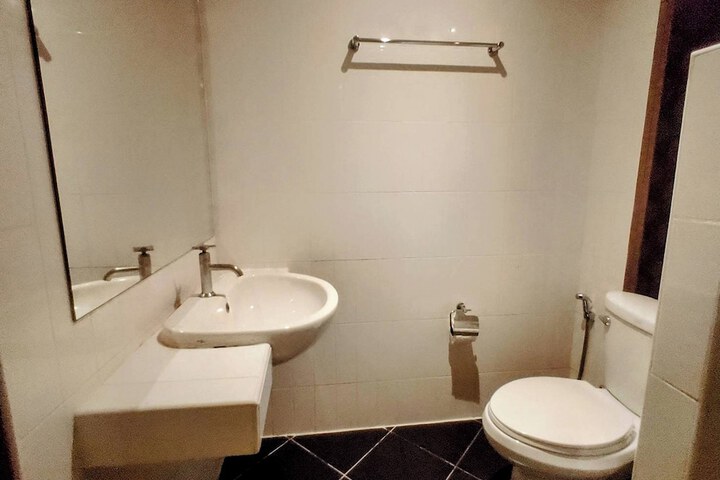 Room 26 of 39