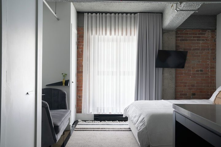 Room 49 of 151