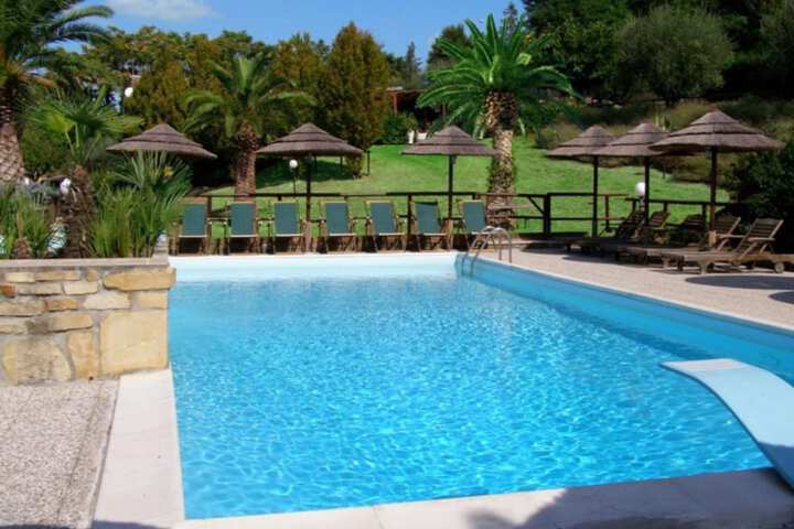 Hotel Pool