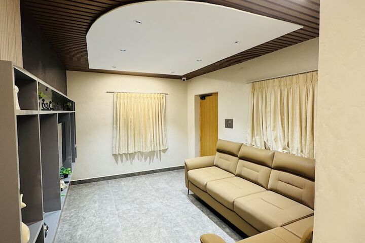 Room 34 of 59