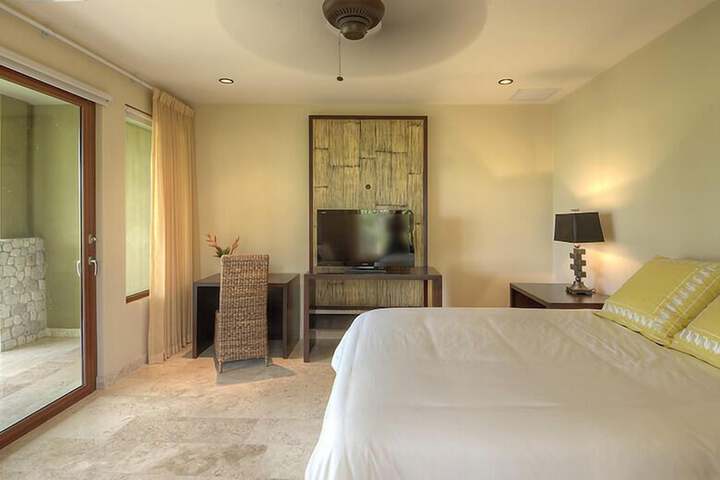 Room 35 of 111