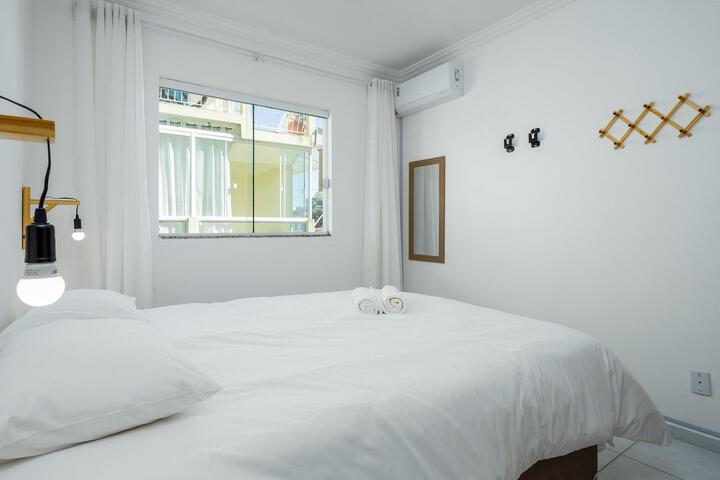 Room 5 of 18