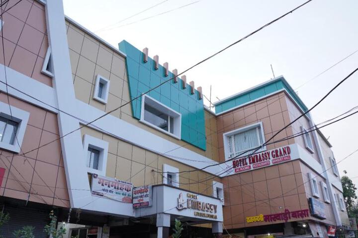 HOTEL EMBASSY GRAND