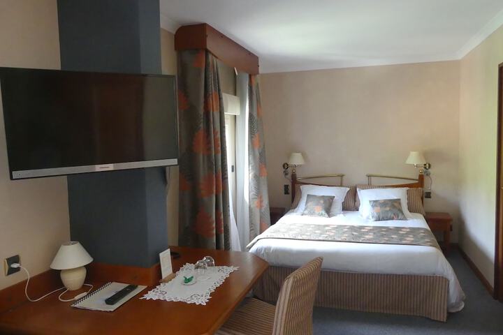 Room 6 of 32