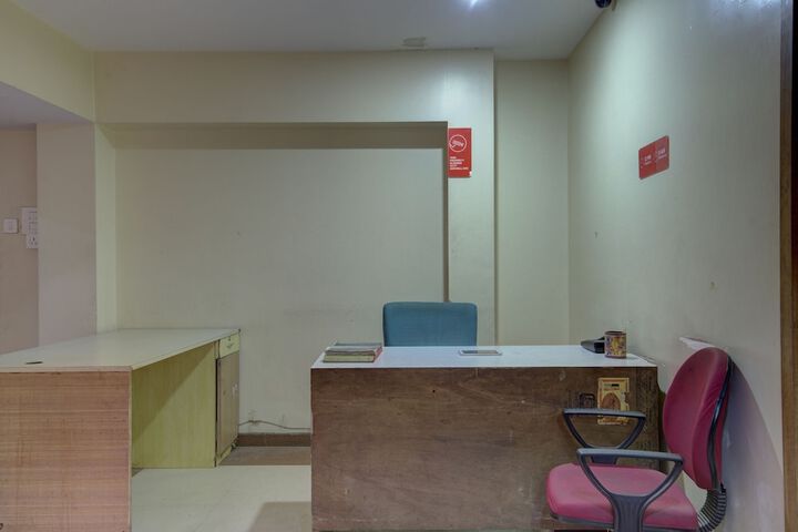 OYO 24981 HOTEL ASHWAMEDH RESIDENCY