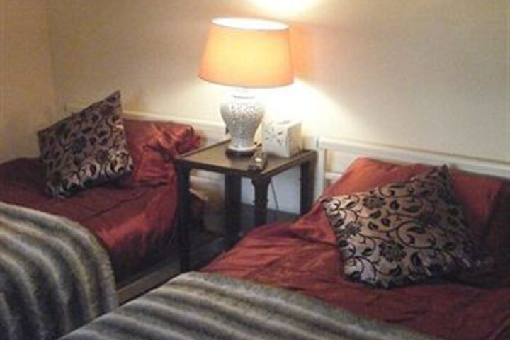 Room 5 of 6