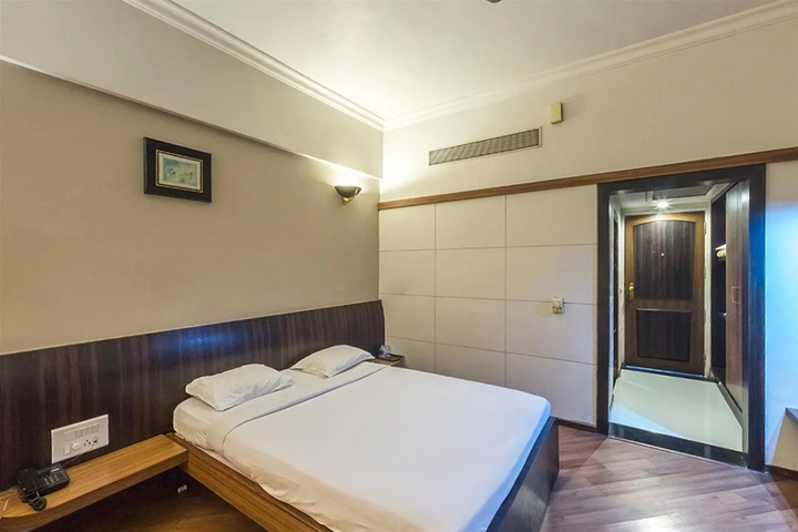 Room 2 of 19
