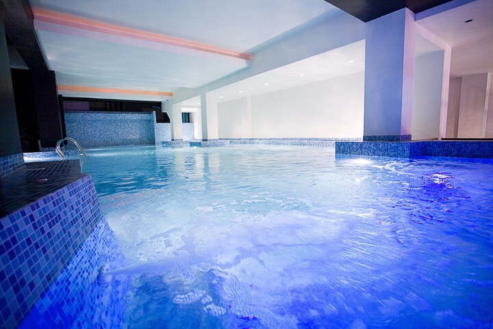 Hotel Pool