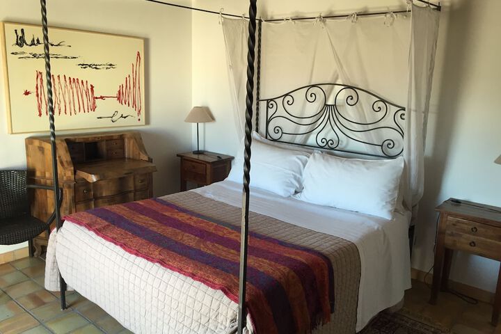 Room 11 of 48