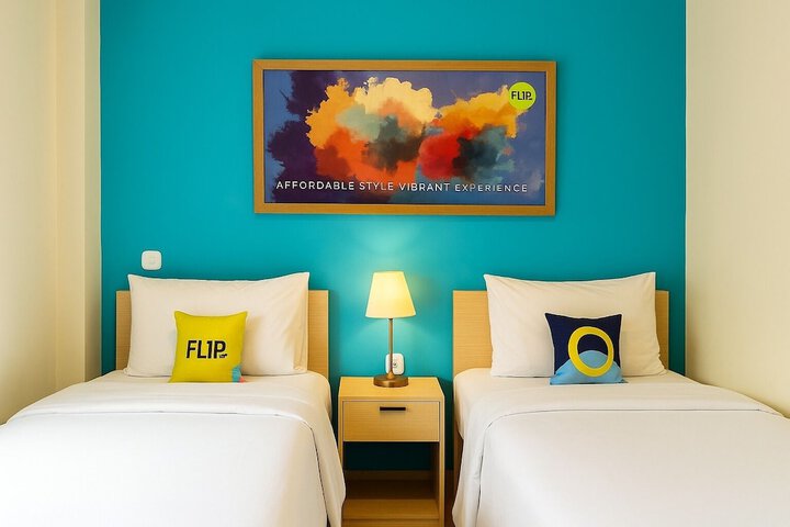 Room 6 of 18