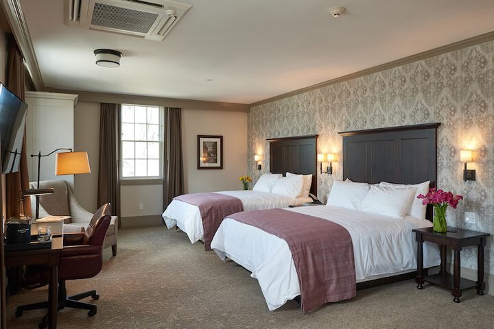 2 Queen Beds (7 of 8)