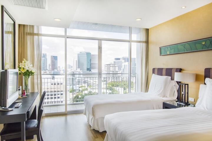 Room 4 of 78