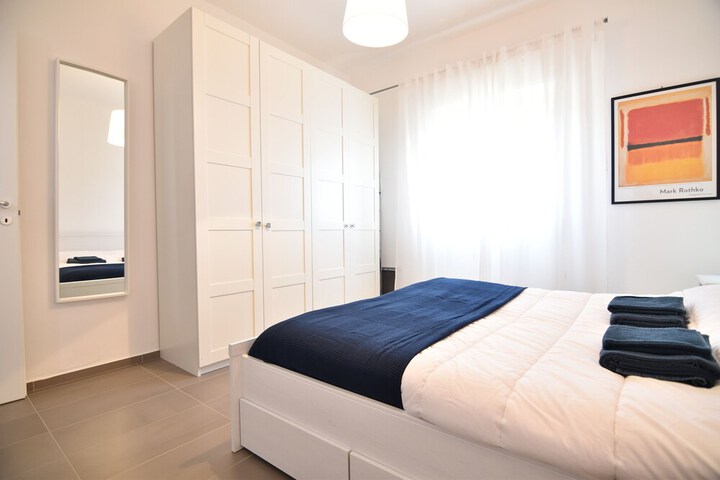 Room 2 of 22