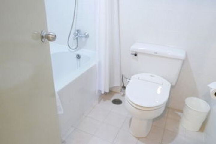 Room 2 of 25