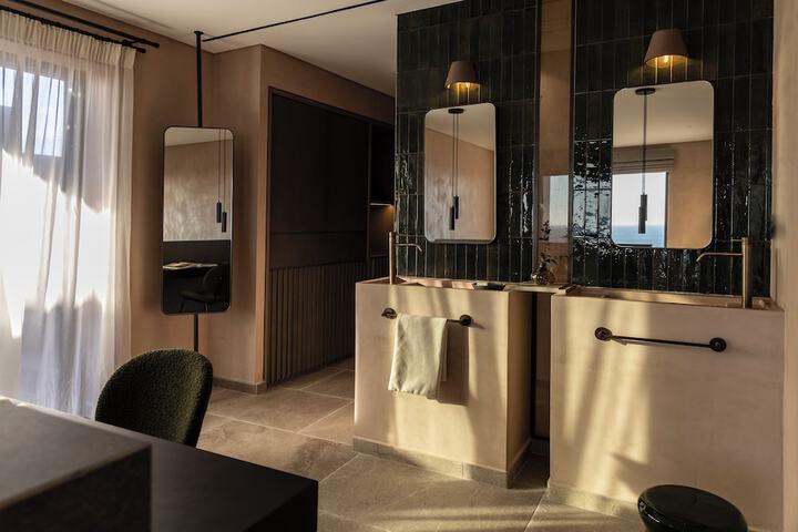 Room 58 of 71